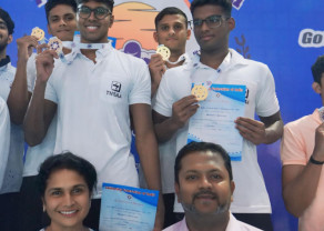 Tamil nadu's 4x100m medley record breaking team.jpg